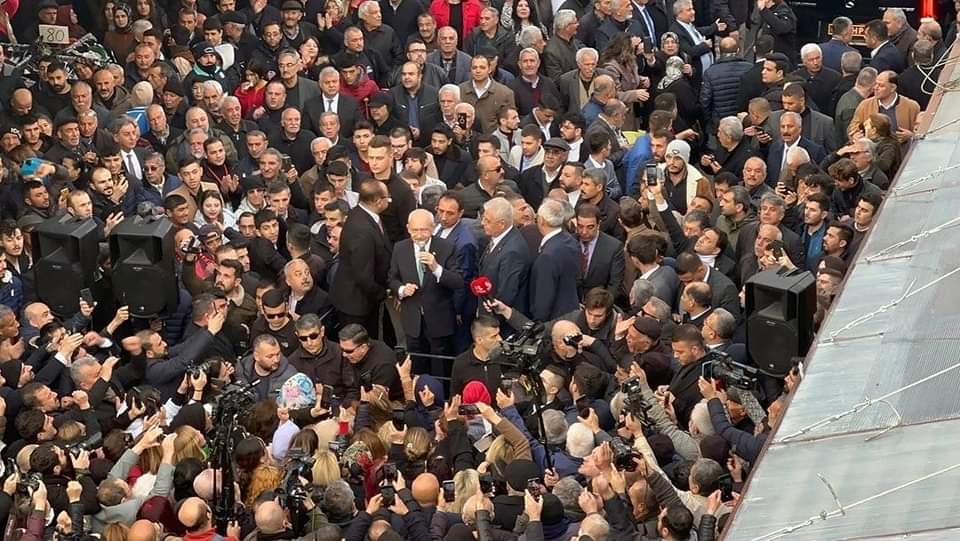 Kılıçdaroğlu'na Gaziantep'te 'Gençlerin Umudu' Sloganları ile karşılandı
